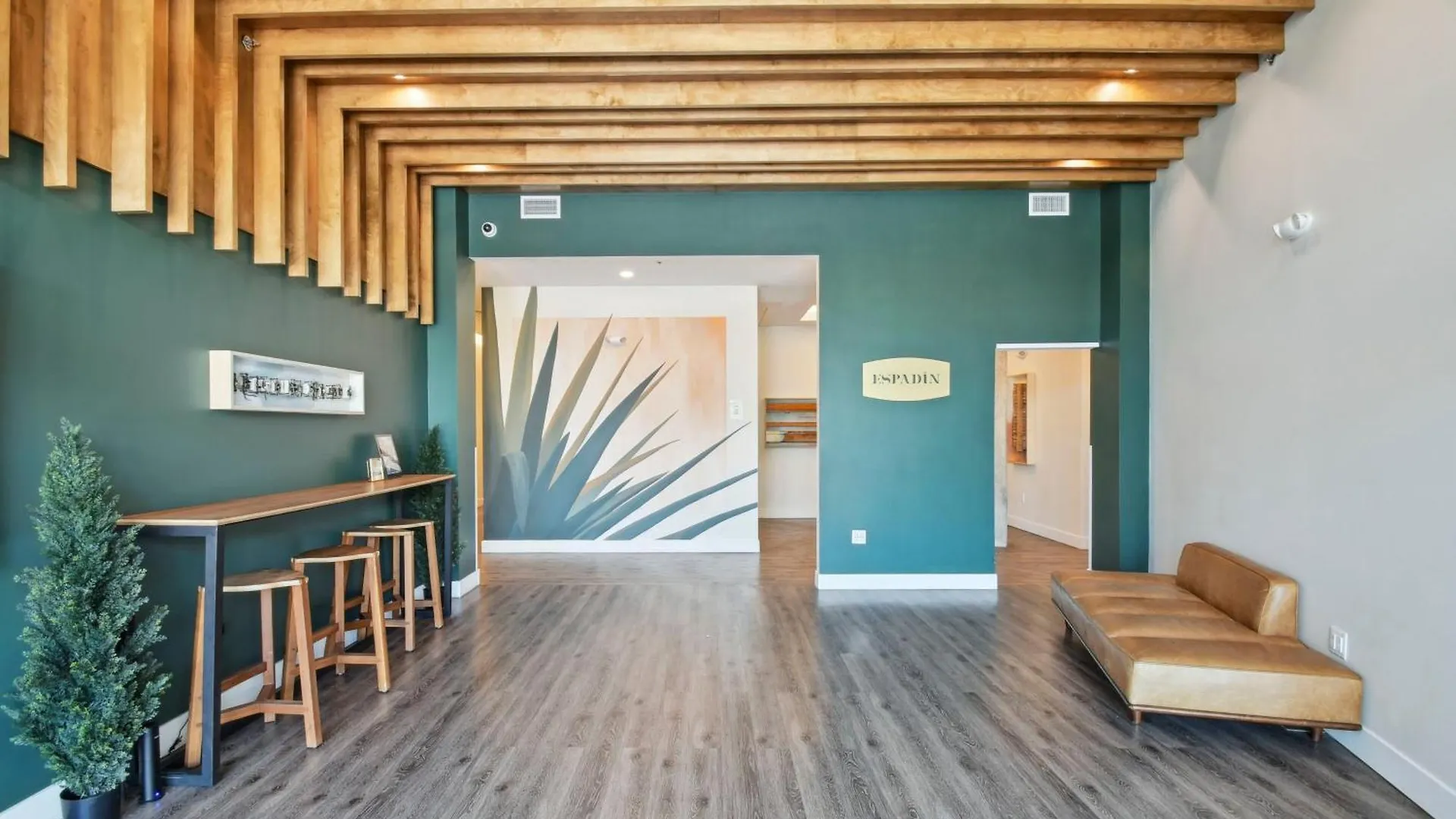 Art Inspired Stay | Espadin Lohi Denver Holiday home